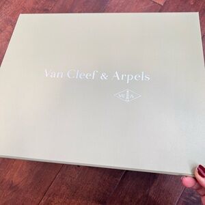 Van Cleef & Arpels Gift Box